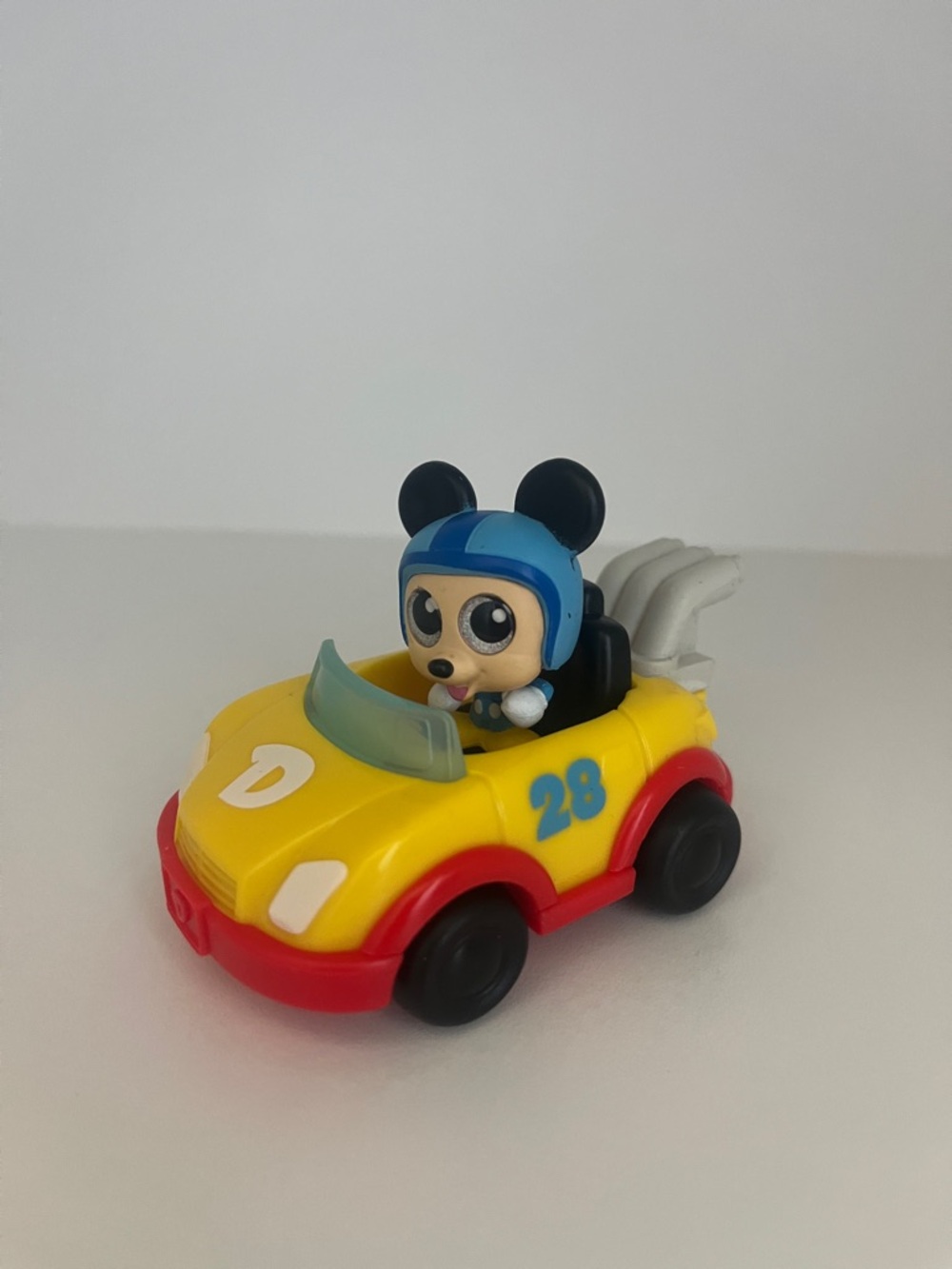 Disney Doorables Mickey Mouse Race Car - Let’s go
